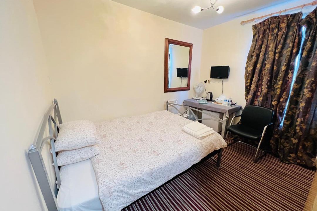 Photo of Bedroom in Ealing Common