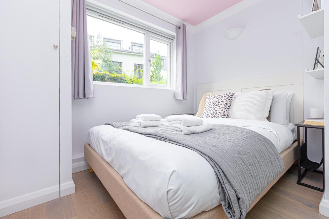 Photo of Bedroom in Kilburn