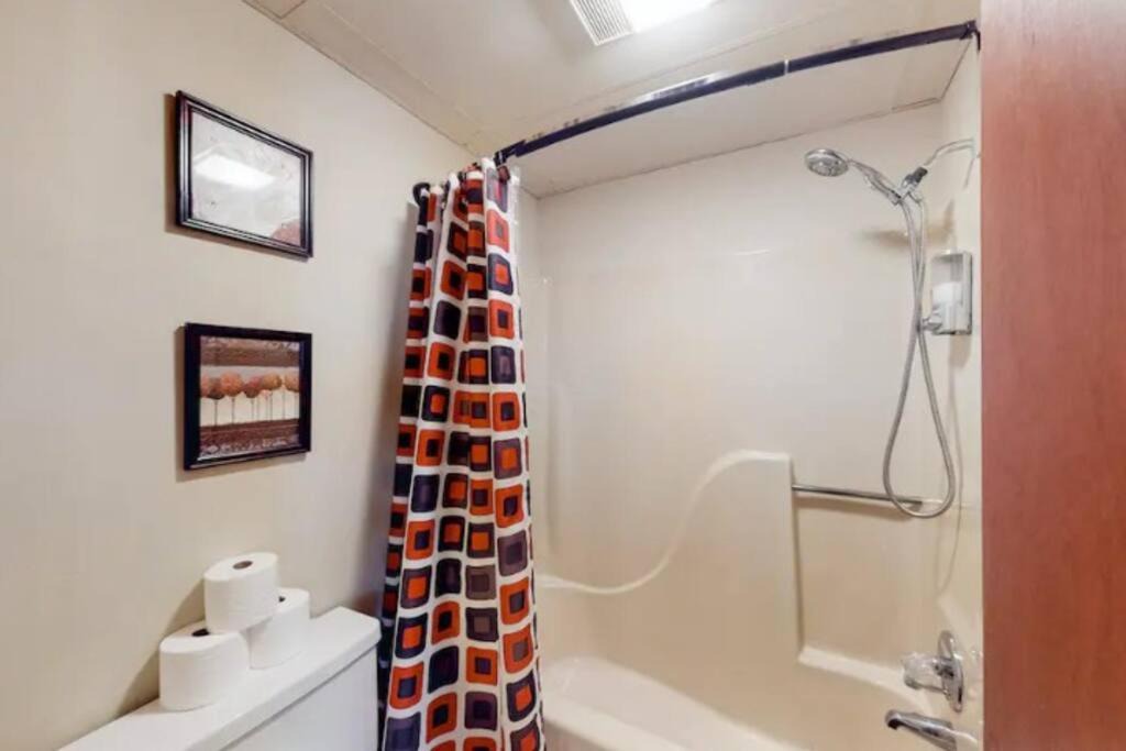 Photo of Bathroom in Eureka Springs Historic District