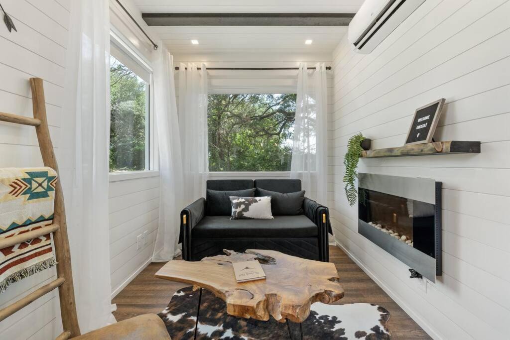 Photo of Livingroom in Dennis