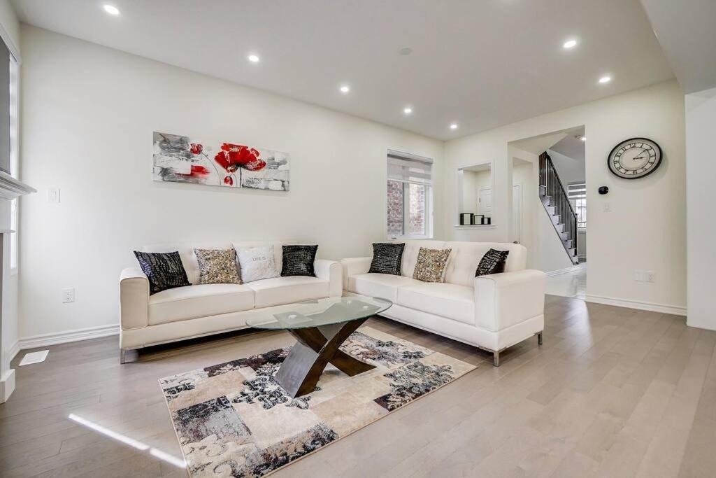 Photo of Livingroom in Milton