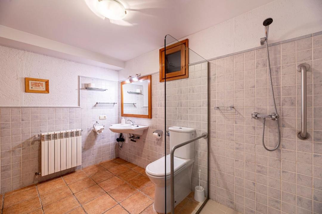 Photo of Bathroom in Lladurs
