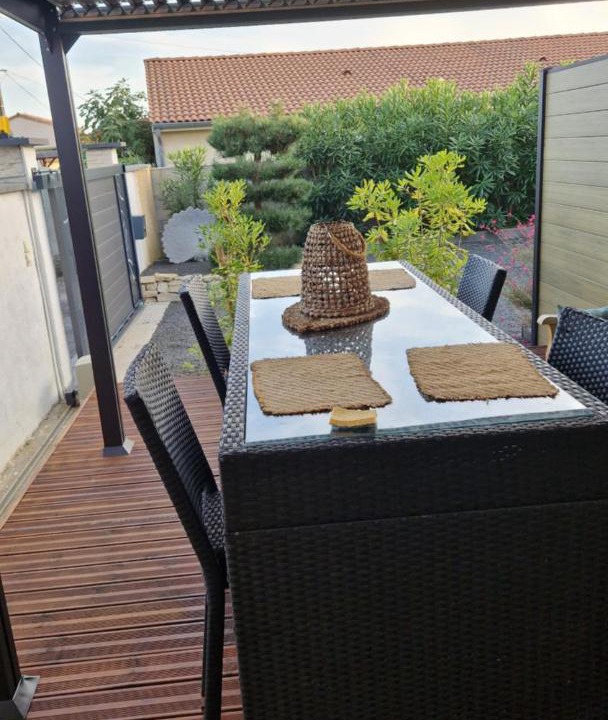Photo of Patio Balcony in Chanos-Curson