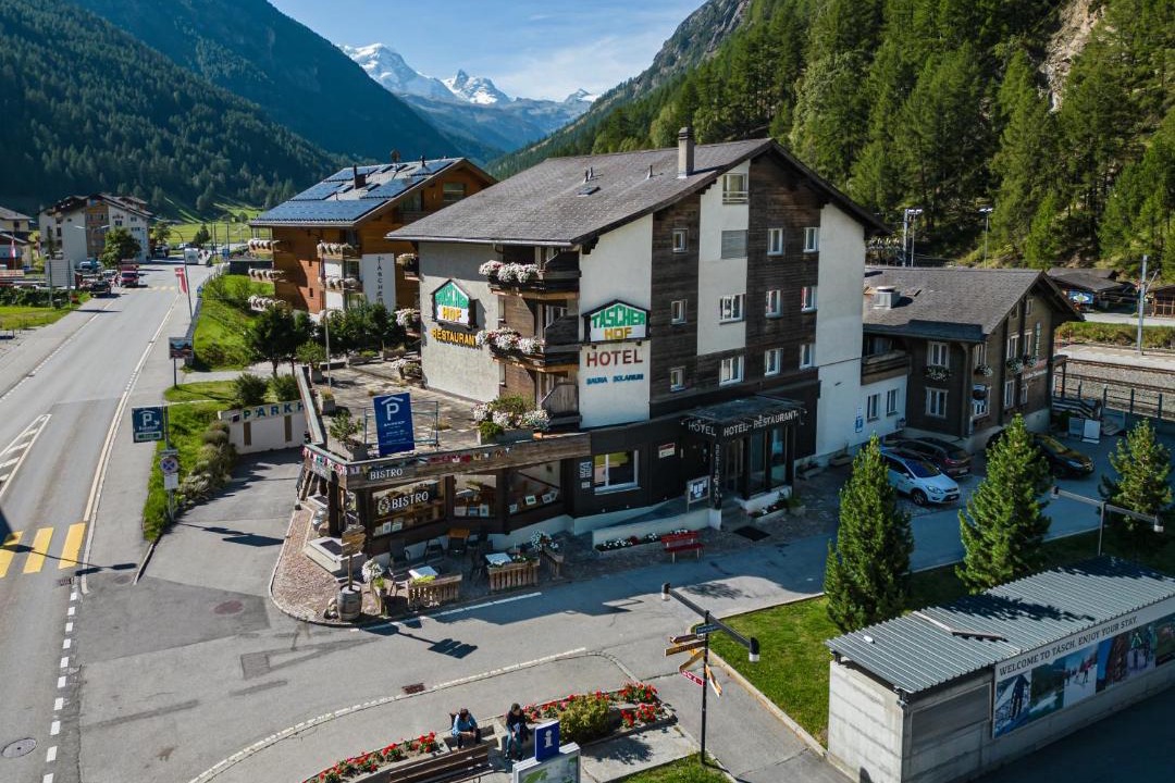 Photo of Others in Taesch
