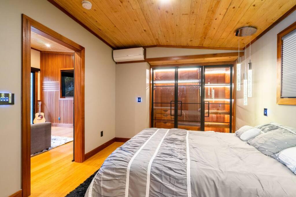 Photo of Bedroom in Sandy