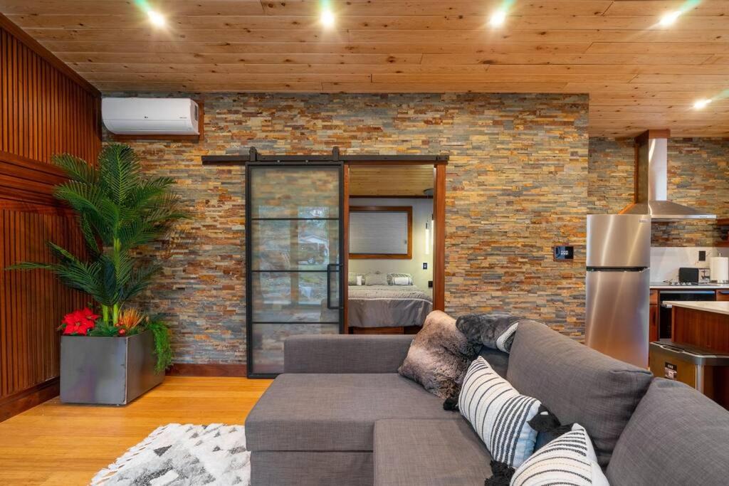 Photo of Livingroom in Sandy