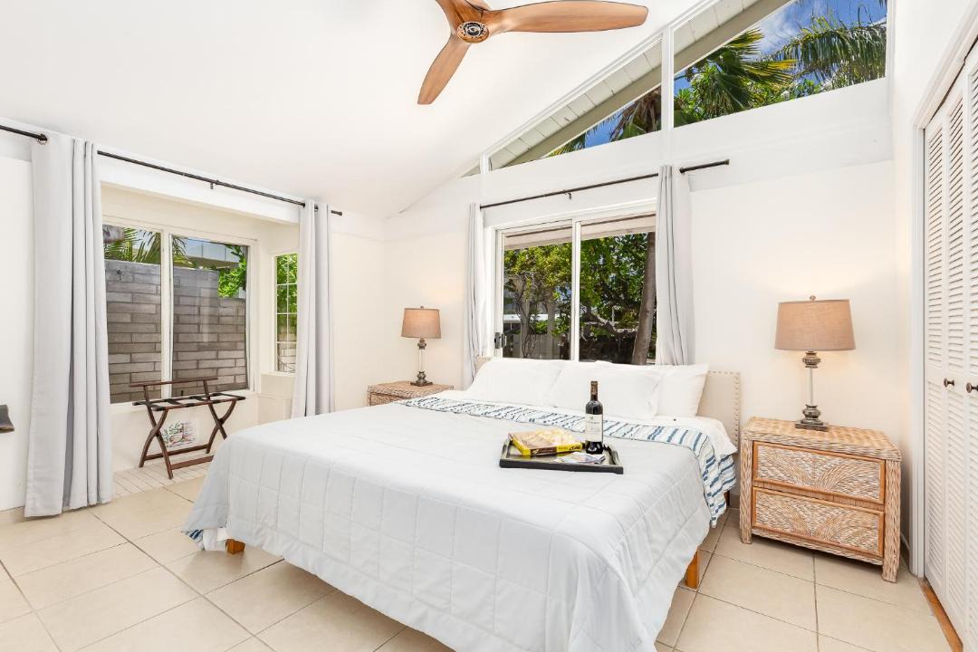 Photo of Bedroom in Portlock