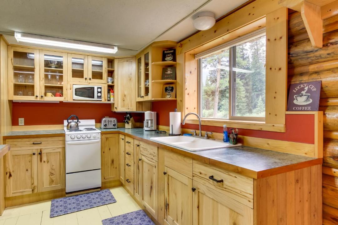 Photo of Kitchen in Cooke City-Silver Gate