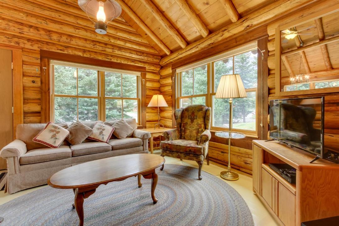 Photo of Livingroom in Cooke City-Silver Gate
