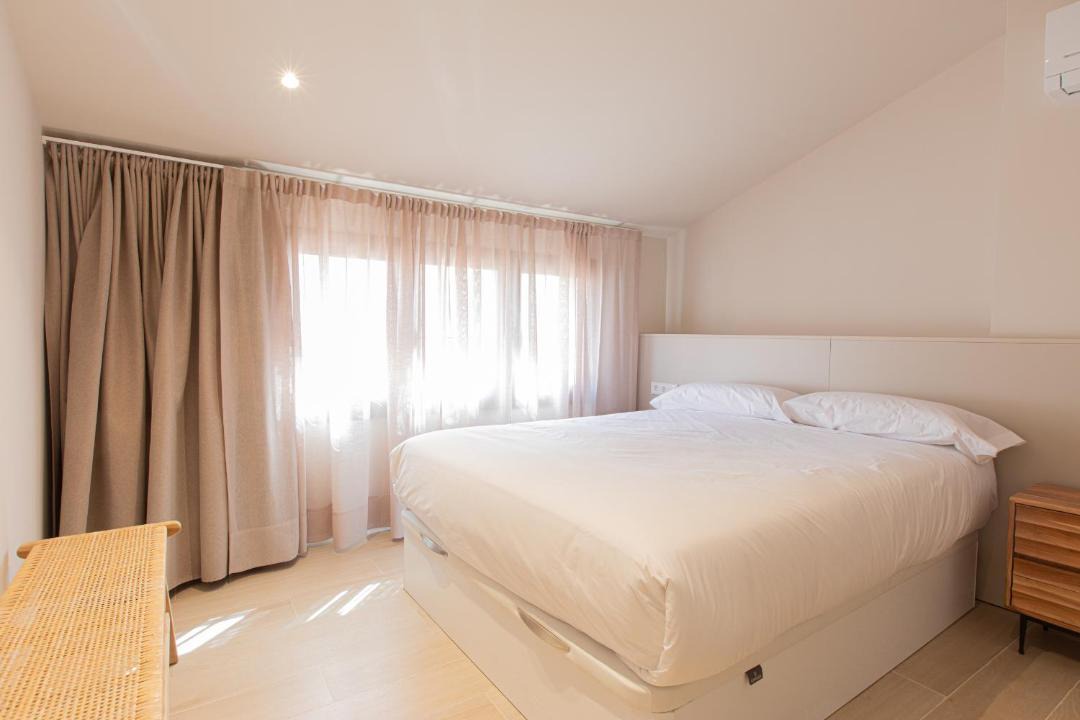 Photo of Bedroom in Tivenys