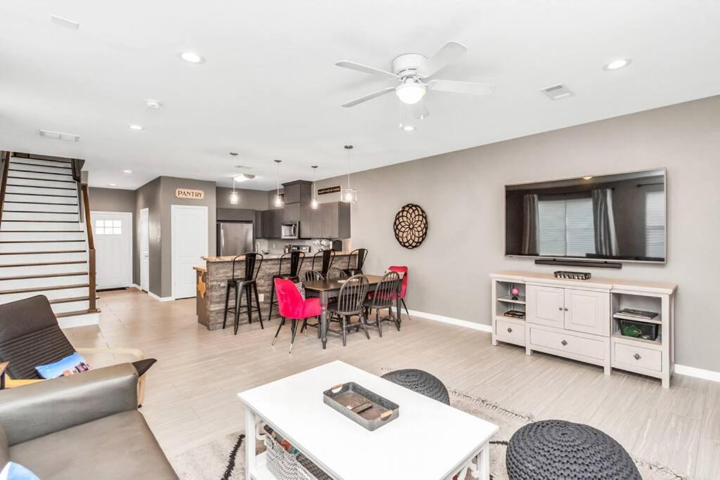 Photo of Livingroom in Northside