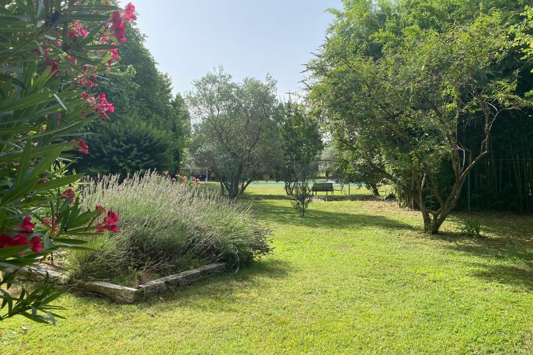 Photo of Outdoor in Merindol