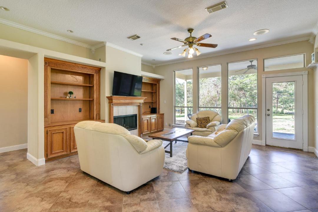 Photo of Livingroom in Hitchcock