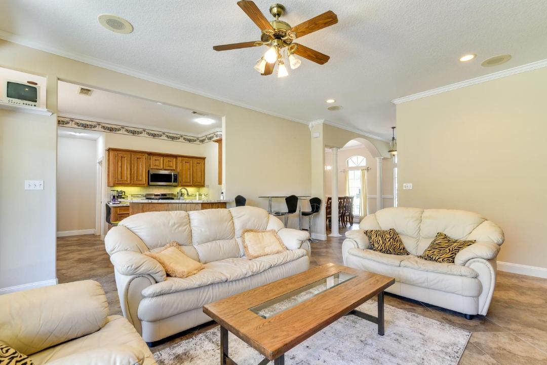 Photo of Livingroom in Hitchcock
