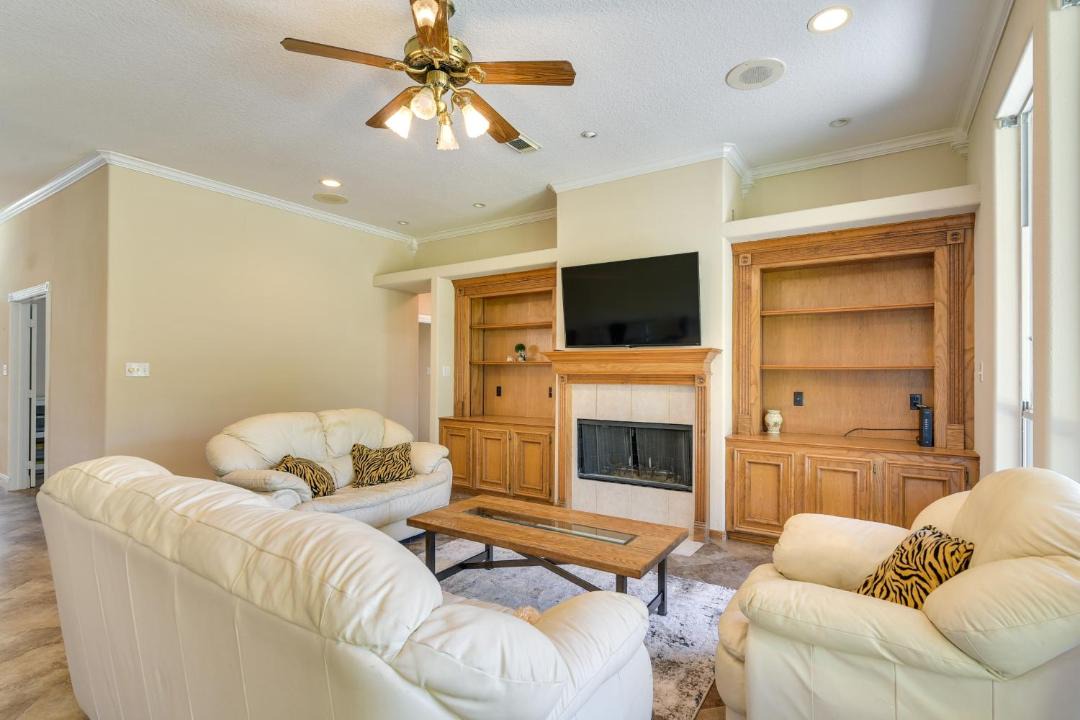 Photo of Livingroom in Hitchcock