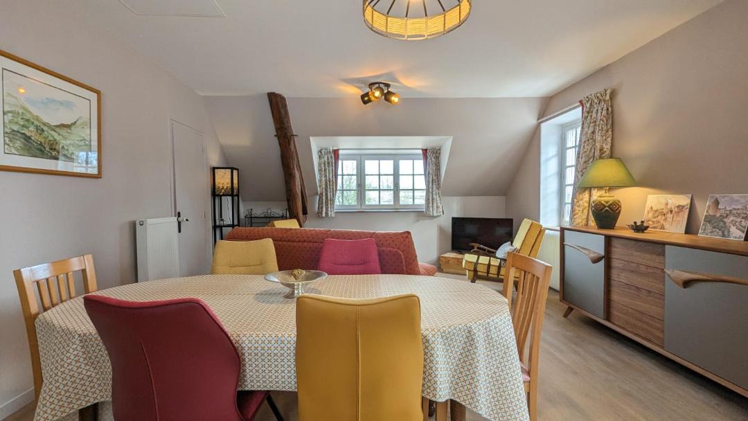 Photo of Livingroom in Pont-et-Massene