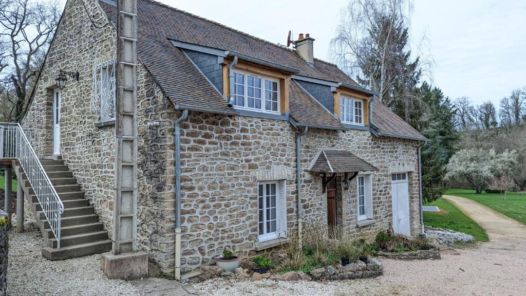 Photo of Buildings in Pont-et-Massene