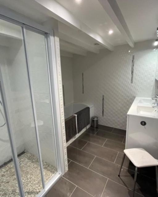 Photo of Bathroom in Savigny-sur-Clairis