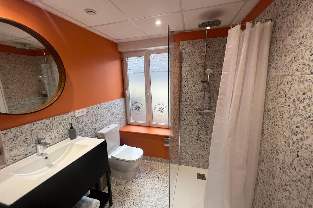 Photo of Bathroom in Charleville-Mezieres