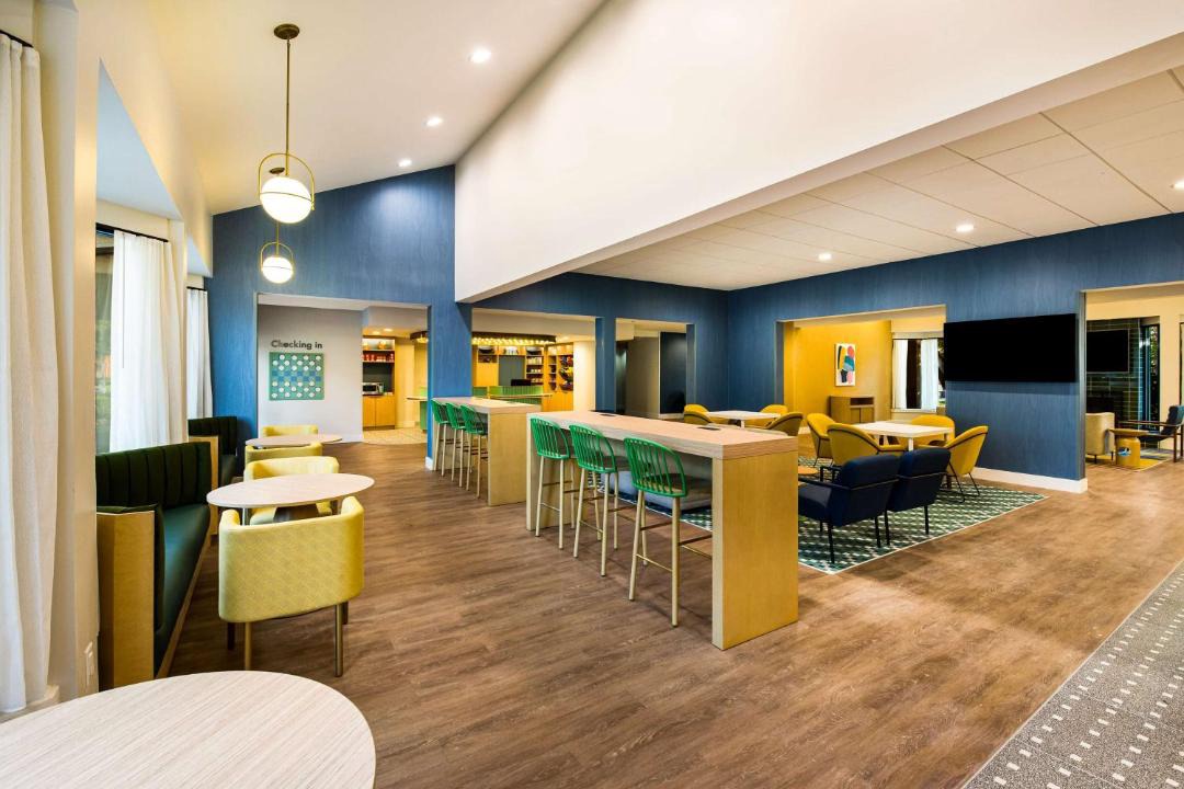 Photo of Others in Eastwick