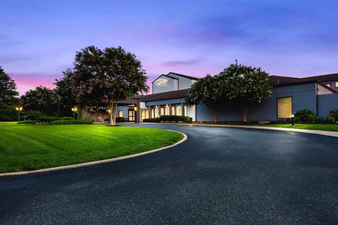 Photo of Others in Eastwick