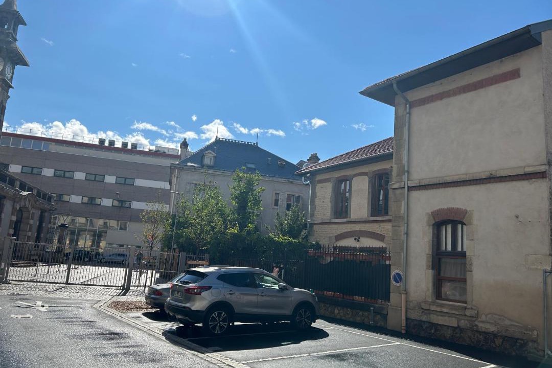 Photo of Buildings in Saint-Pierre - Rene II - Bonsecours