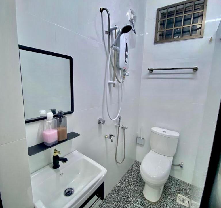 Photo of Bathroom in Kampung Seberang Takir