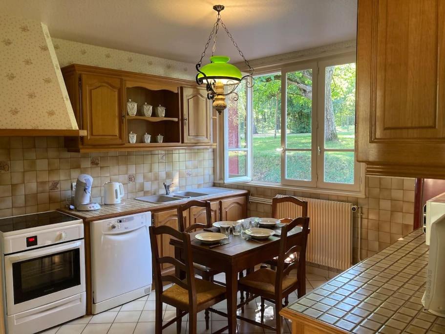 Photo of Kitchen in Montigny-le-Chartif