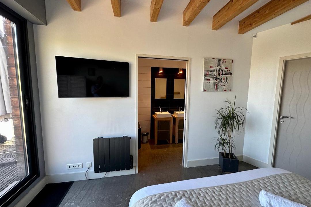 Photo of Bedroom in Quartier Beauregard-Boufflers-Buthegnemont-Boudonville