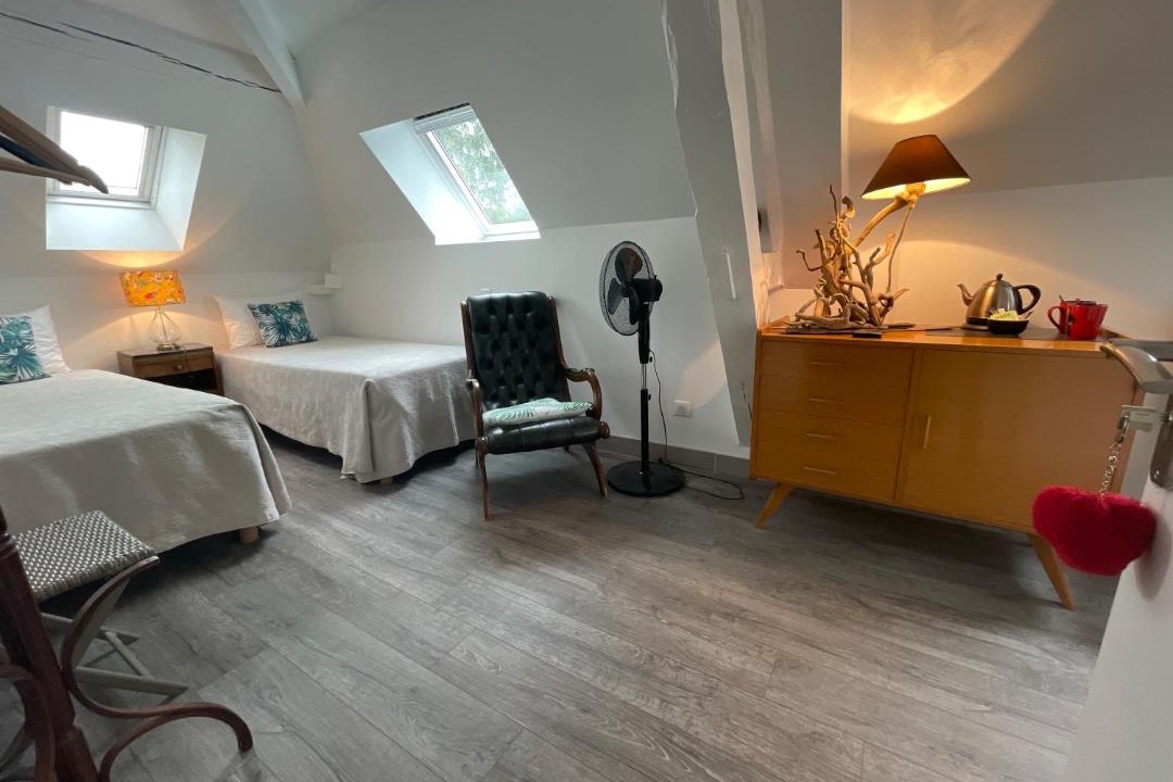 Photo of Others in Crain