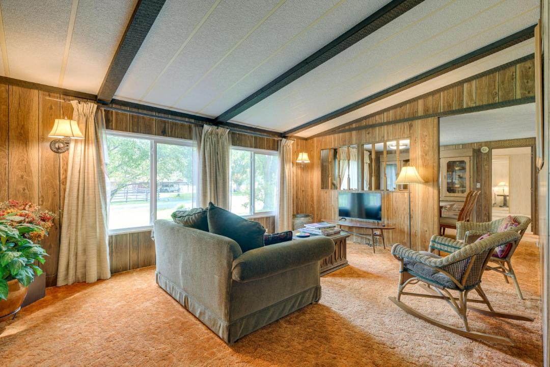 Photo of Livingroom in Salmon