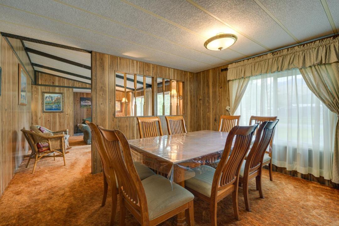 Photo of Livingroom in Salmon