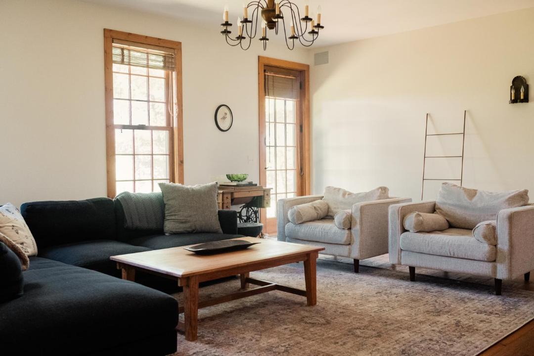 Photo of Livingroom in Maple City