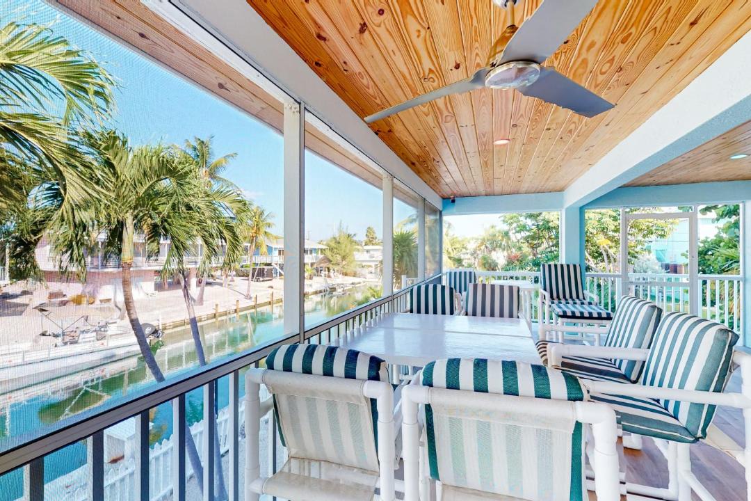 Photo of Patio Balcony in Toll Gate Shores
