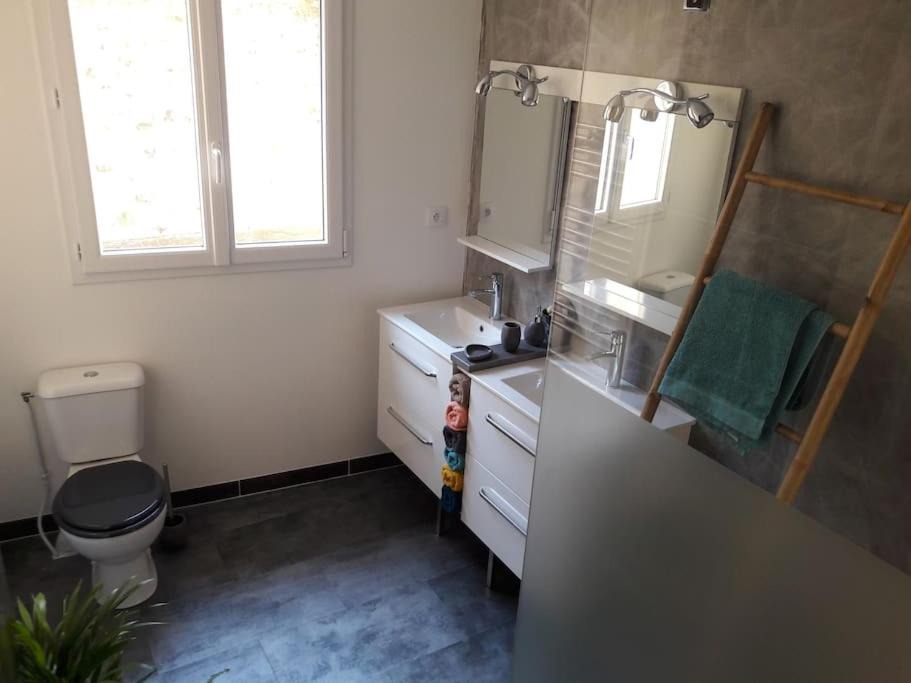 Photo of Bathroom in Rochechouart