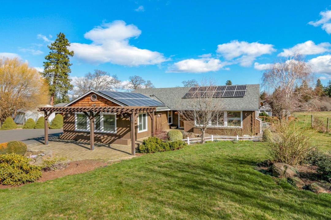 Photo of Buildings in Hood River
