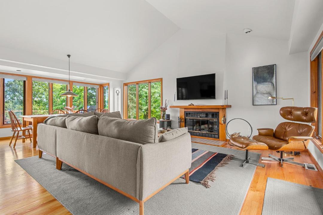 Photo of Livingroom in Hollowville