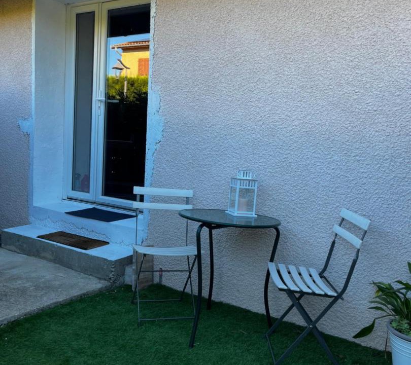 Photo of Buildings in Saint Loup