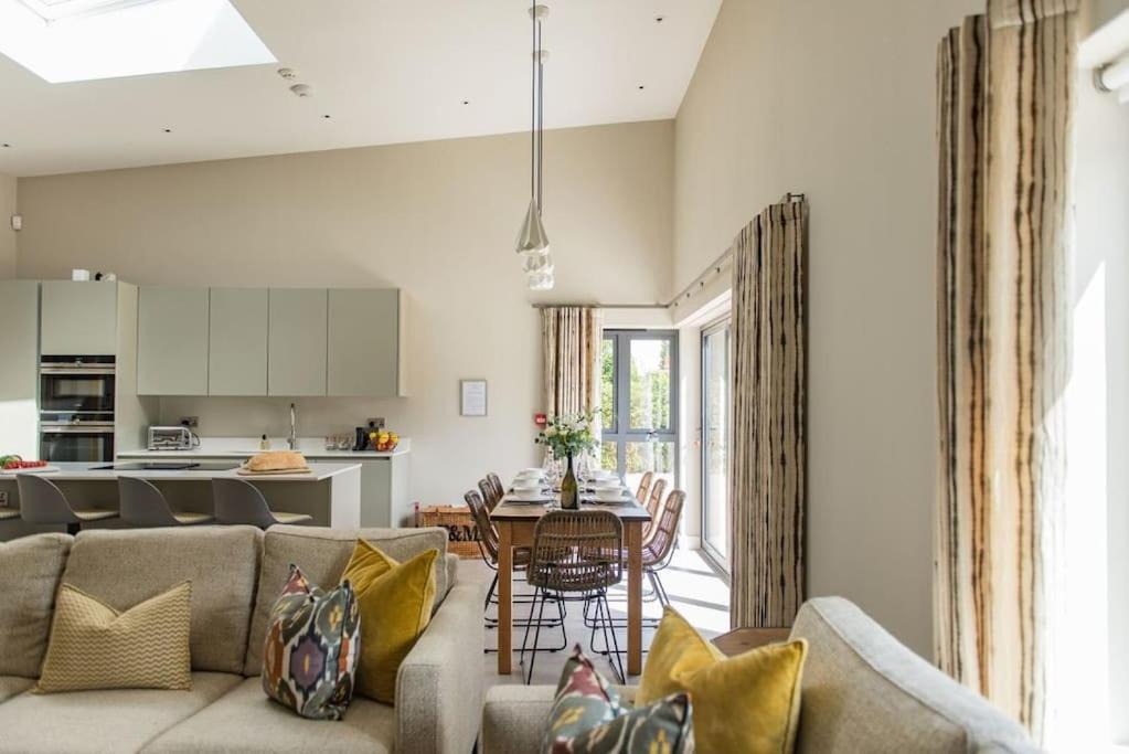 Photo of Livingroom in Sittingbourne