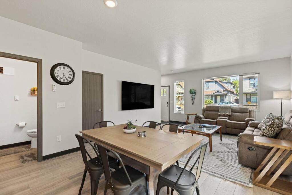 Photo of Livingroom in West Central