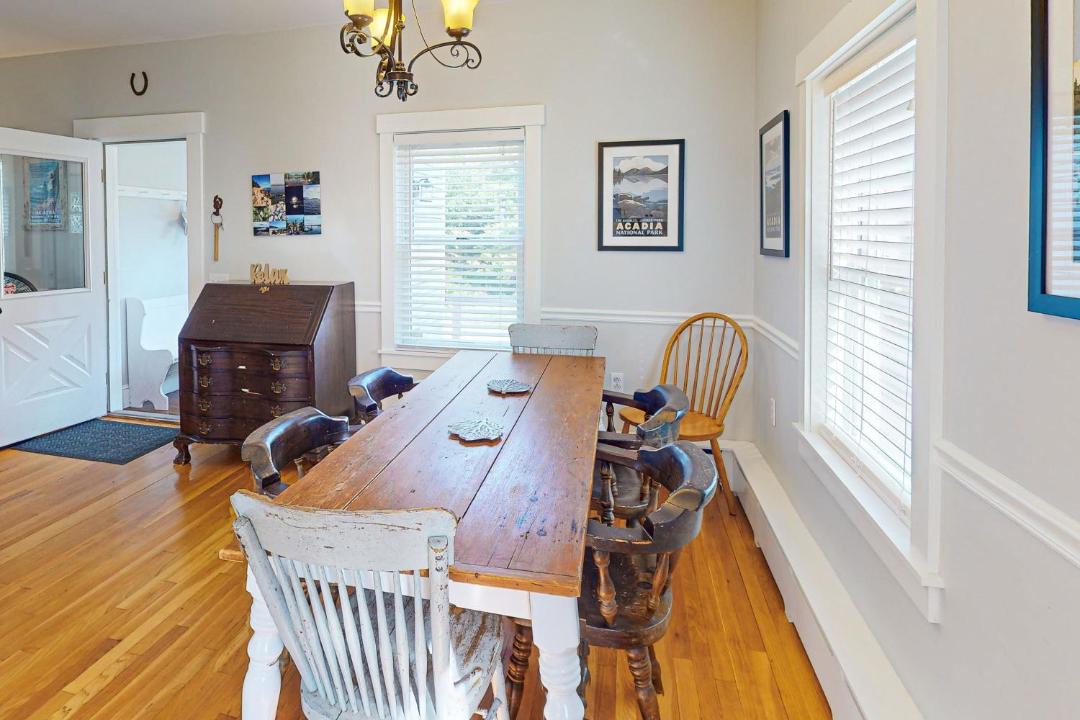 Photo of Livingroom in Hall Quarry