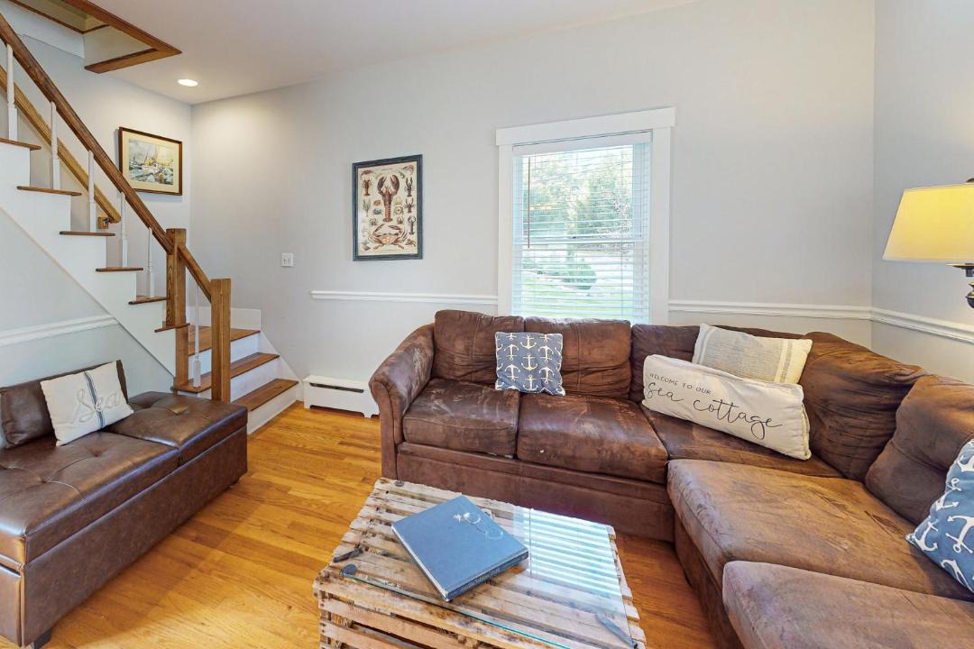 Photo of Livingroom in Hall Quarry