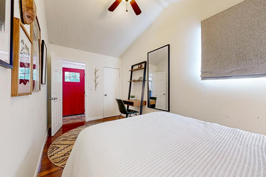 Photo of Bedroom in Forestville