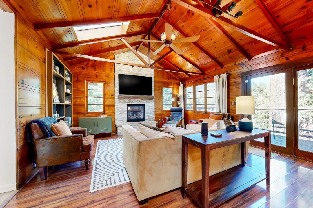 Photo of Livingroom in Forestville