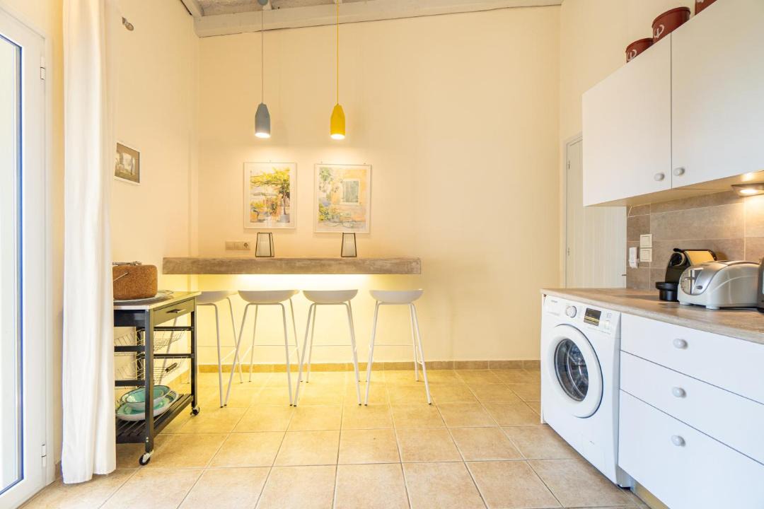 Photo of Kitchen in Petaleia