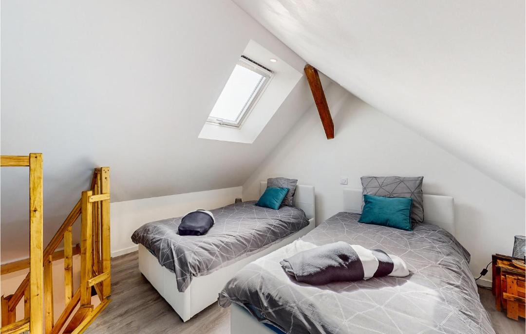 Photo of Bedroom in Neuilly-le-Vendin