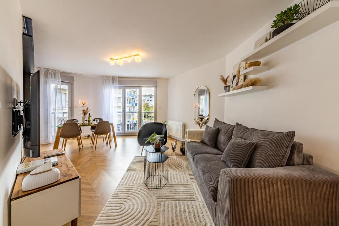 Photo of Others in Dobree-Bon Port