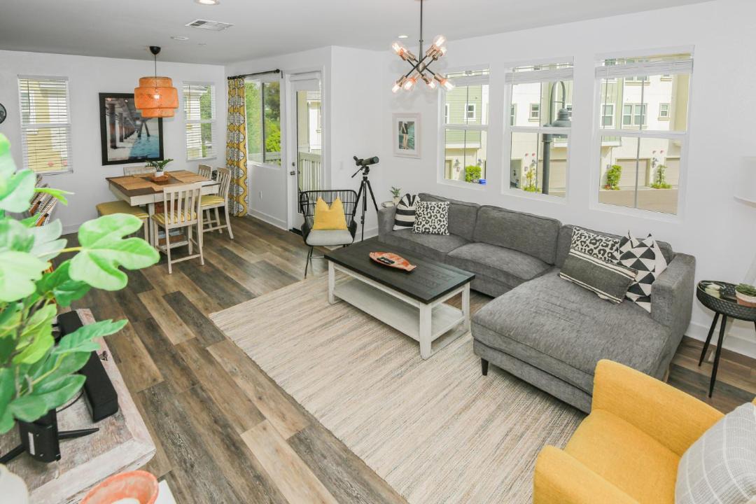 Photo of Livingroom in Townsite