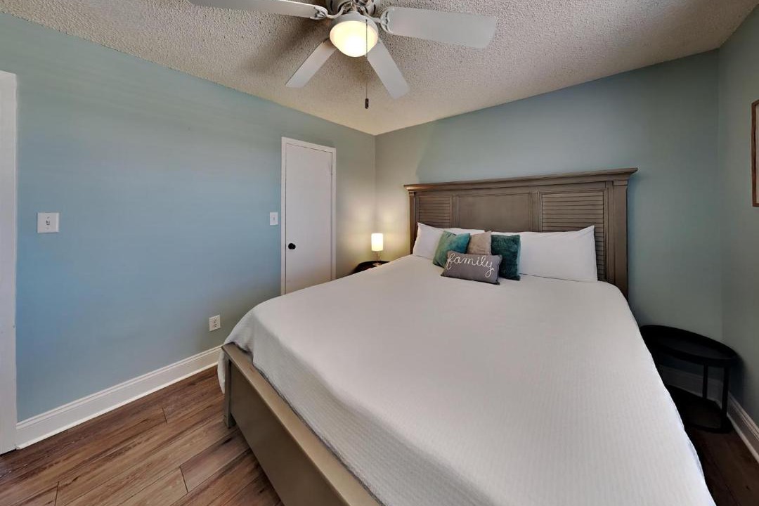 Photo of Bedroom in Pensacola Beach