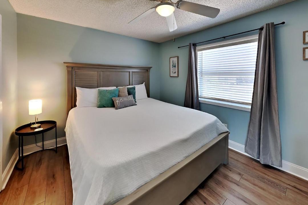 Photo of Bedroom in Pensacola Beach